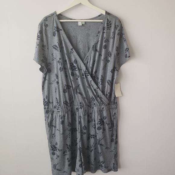 Susina floral short sleeve romper - Picture 2 of 8